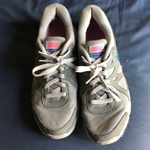 Nike Revolution 2